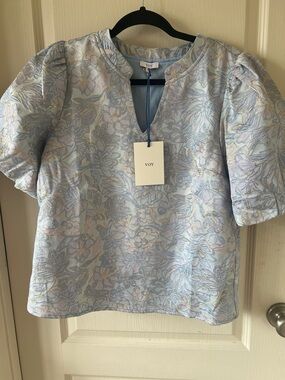 VOY Pastel Blue Floral Puff-Sleeve Blouse